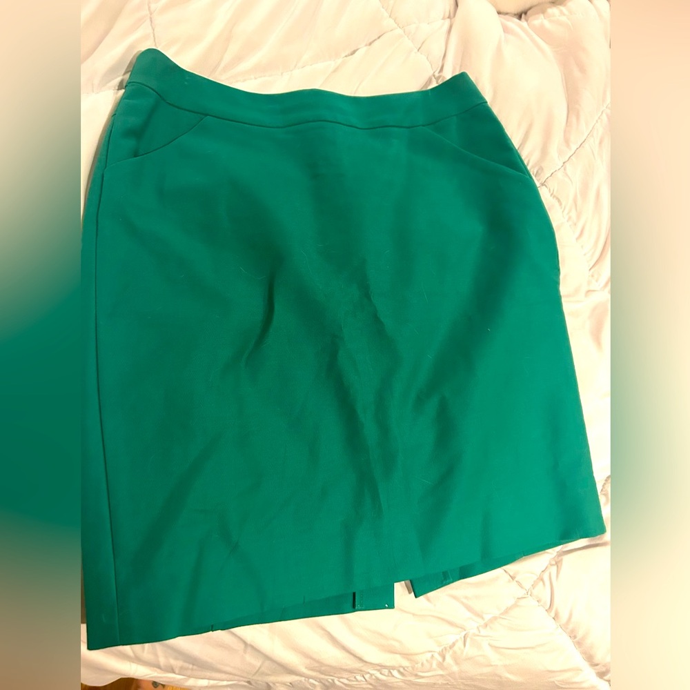 j Crew The Pencil Skirt. size 12 Emerald Green. Nice Pockets